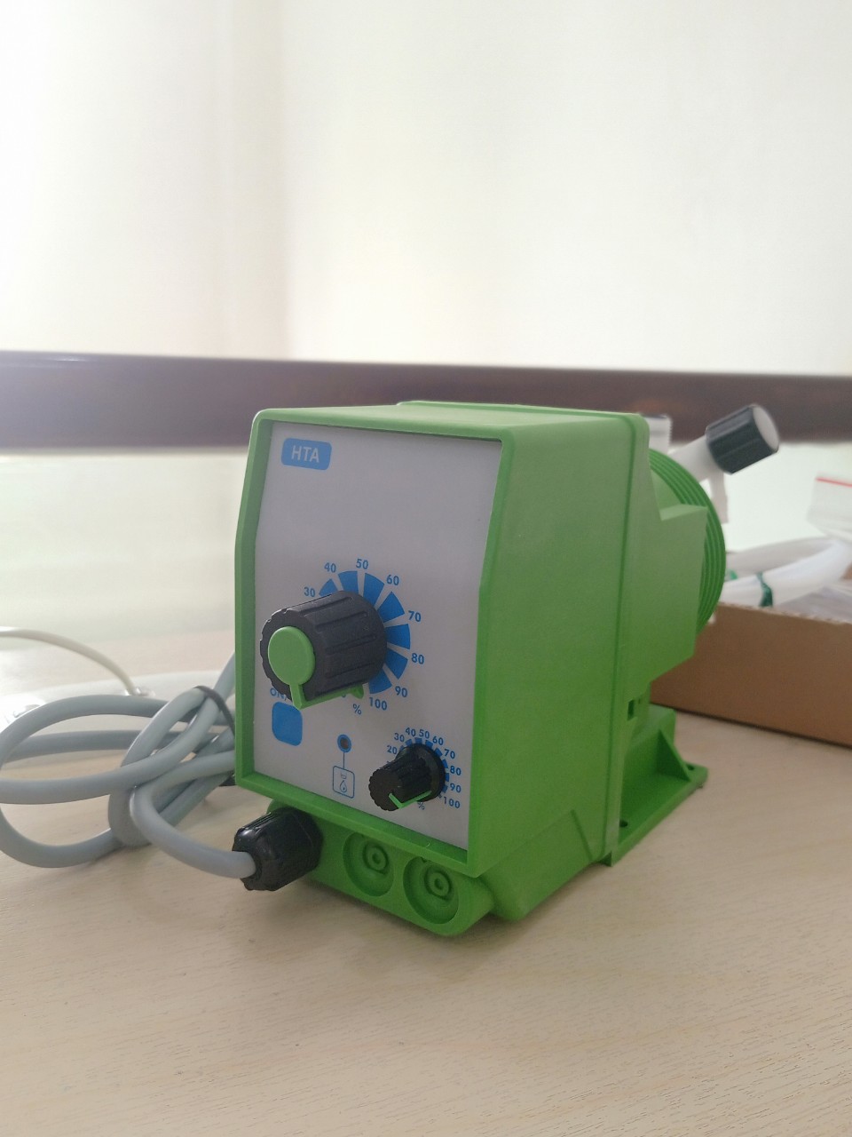 M&aacute;y bơm định lượng Emec hiệu HTA
