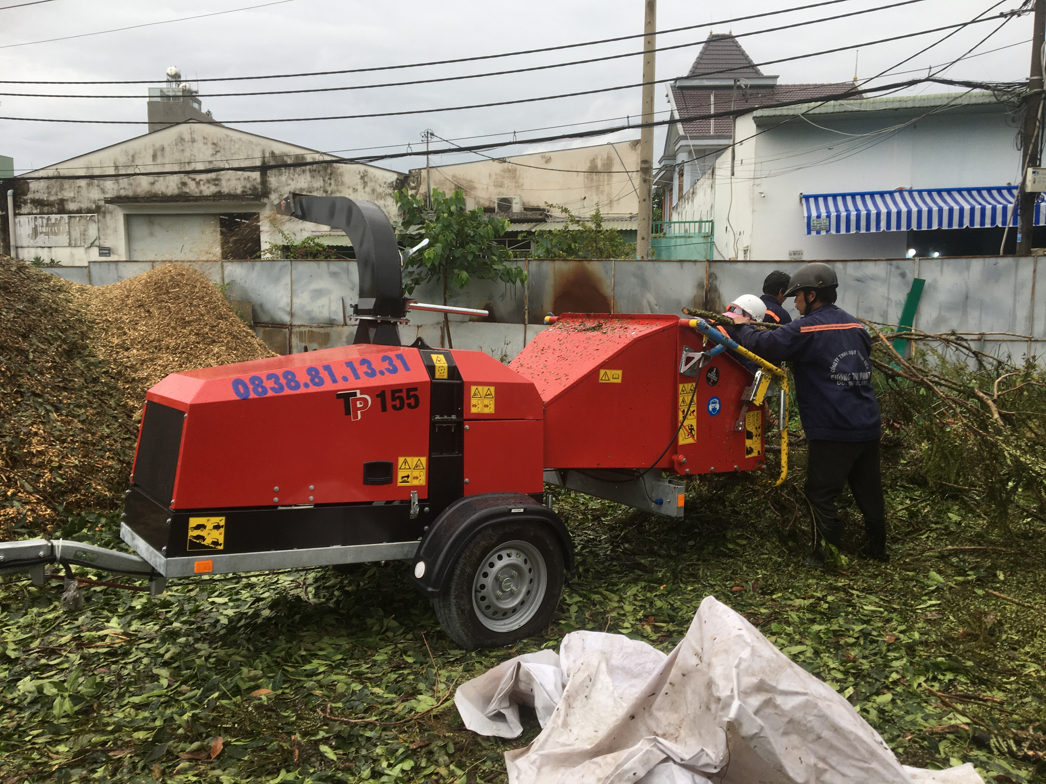 M&aacute;y băm c&acirc;y c&agrave;nh di động