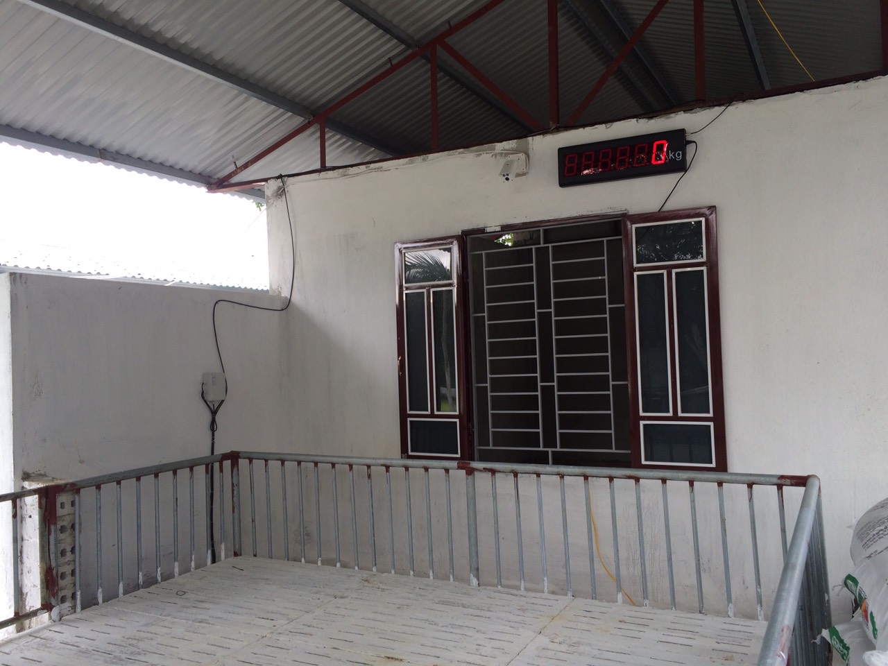 Lắp đặt và tích hợp phần mềm tủ điều khiển cân nguyên liệu, cân thành phẩm cho nhà máy nhựa, bao bì, xi măng, thức ăn chăn nuôi...