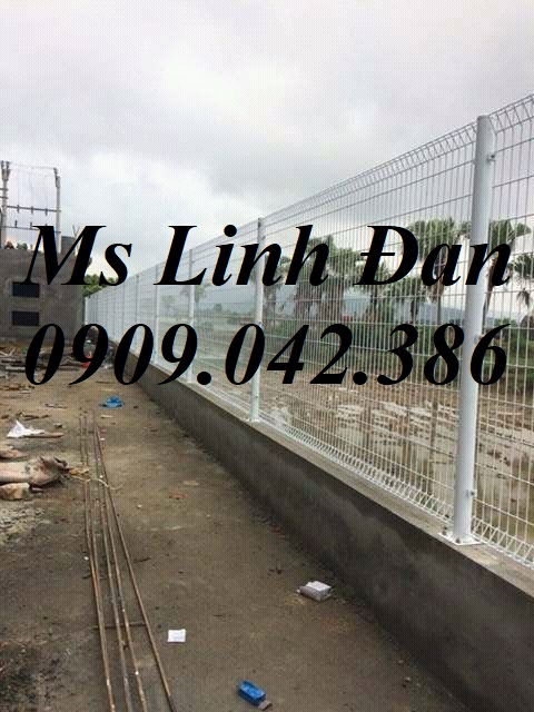 Lưới th&eacute;p h&agrave;ng r&agrave;o gập tam gi&aacute;c 2 đầu