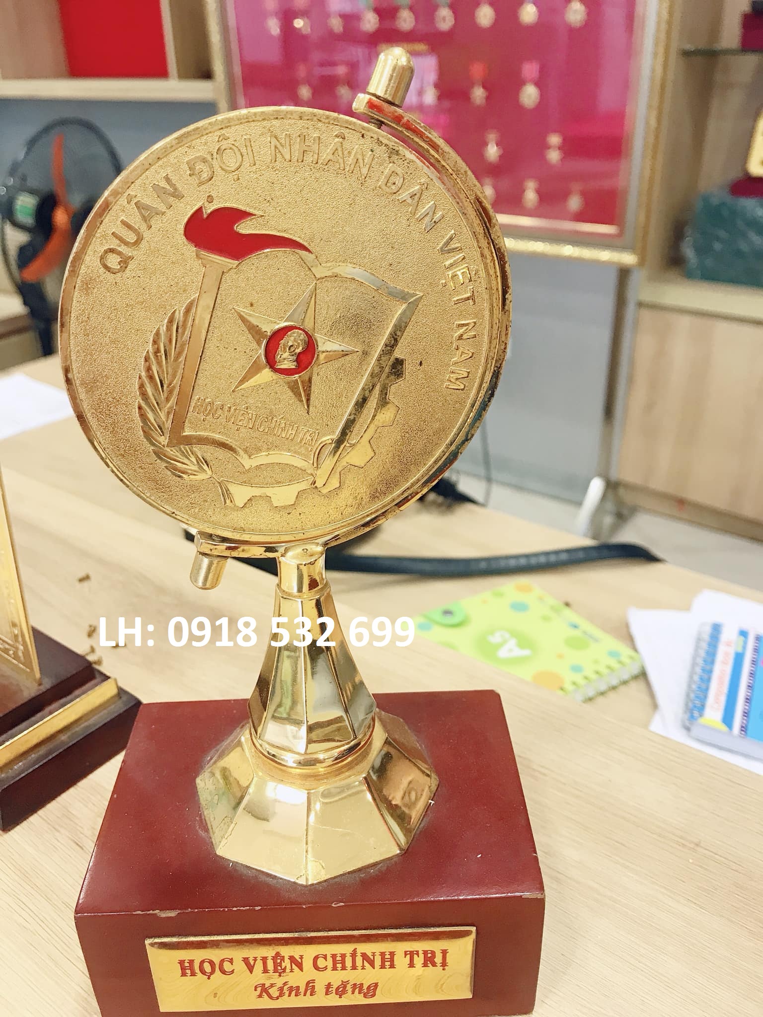 Kỷ niệm chương, quà tặng, logo