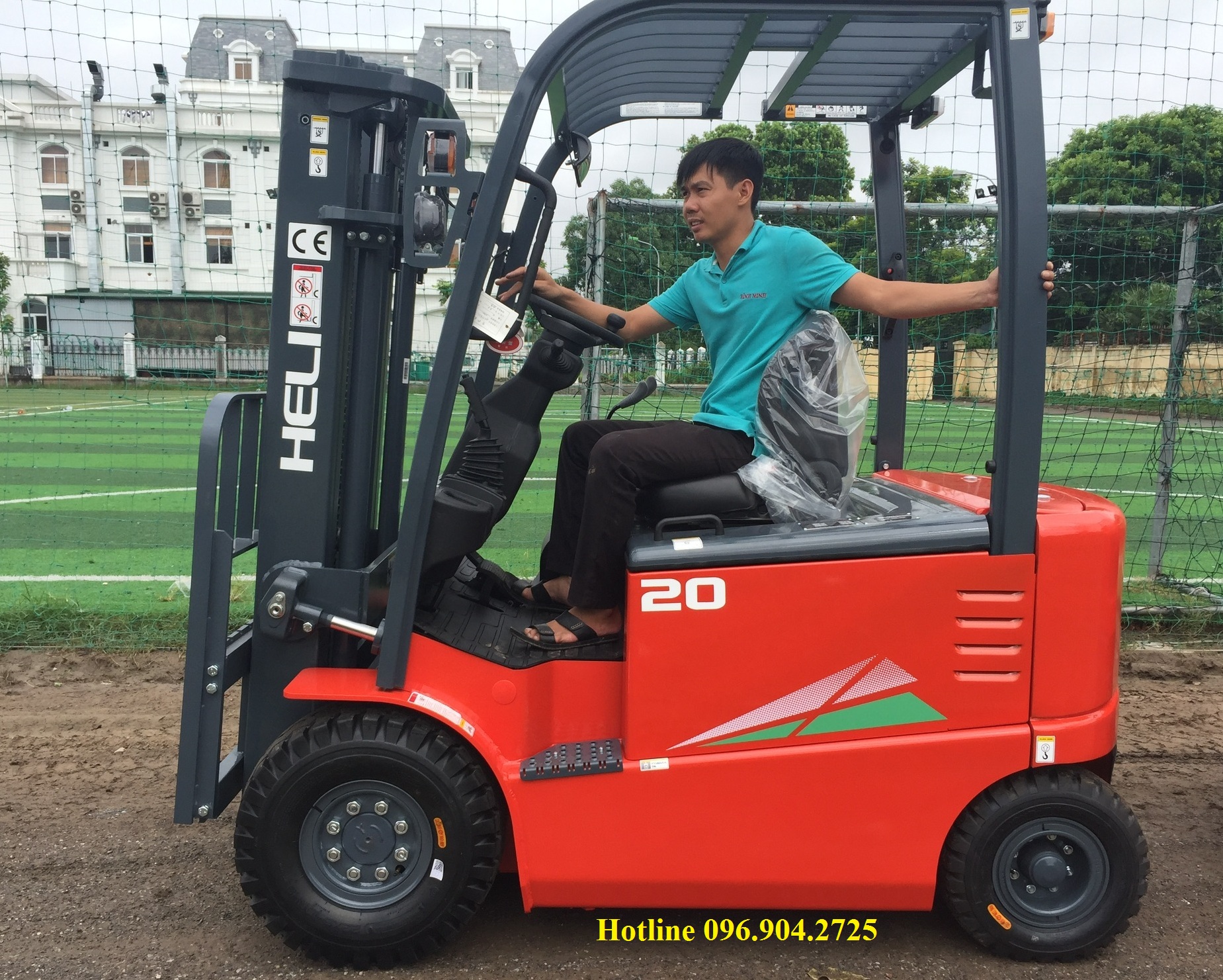 Xe n&acirc;ng điện HELI