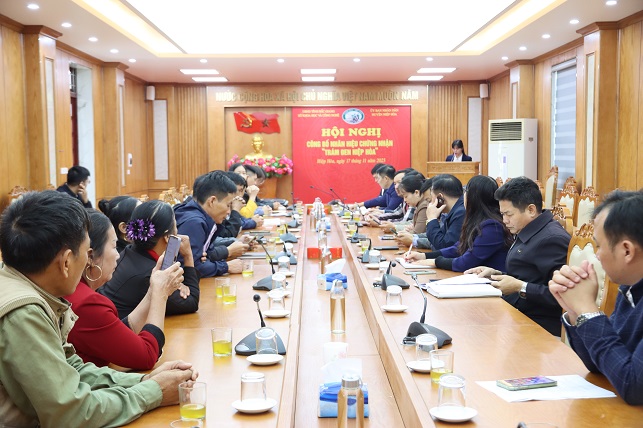 Công bố nhãn hiệu chứng nhận “Trám đen Hiệp Hòa”
